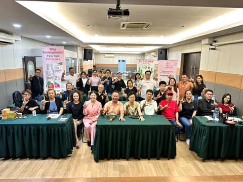 Low Sugar Lab participants and DCK trainer after a practical class