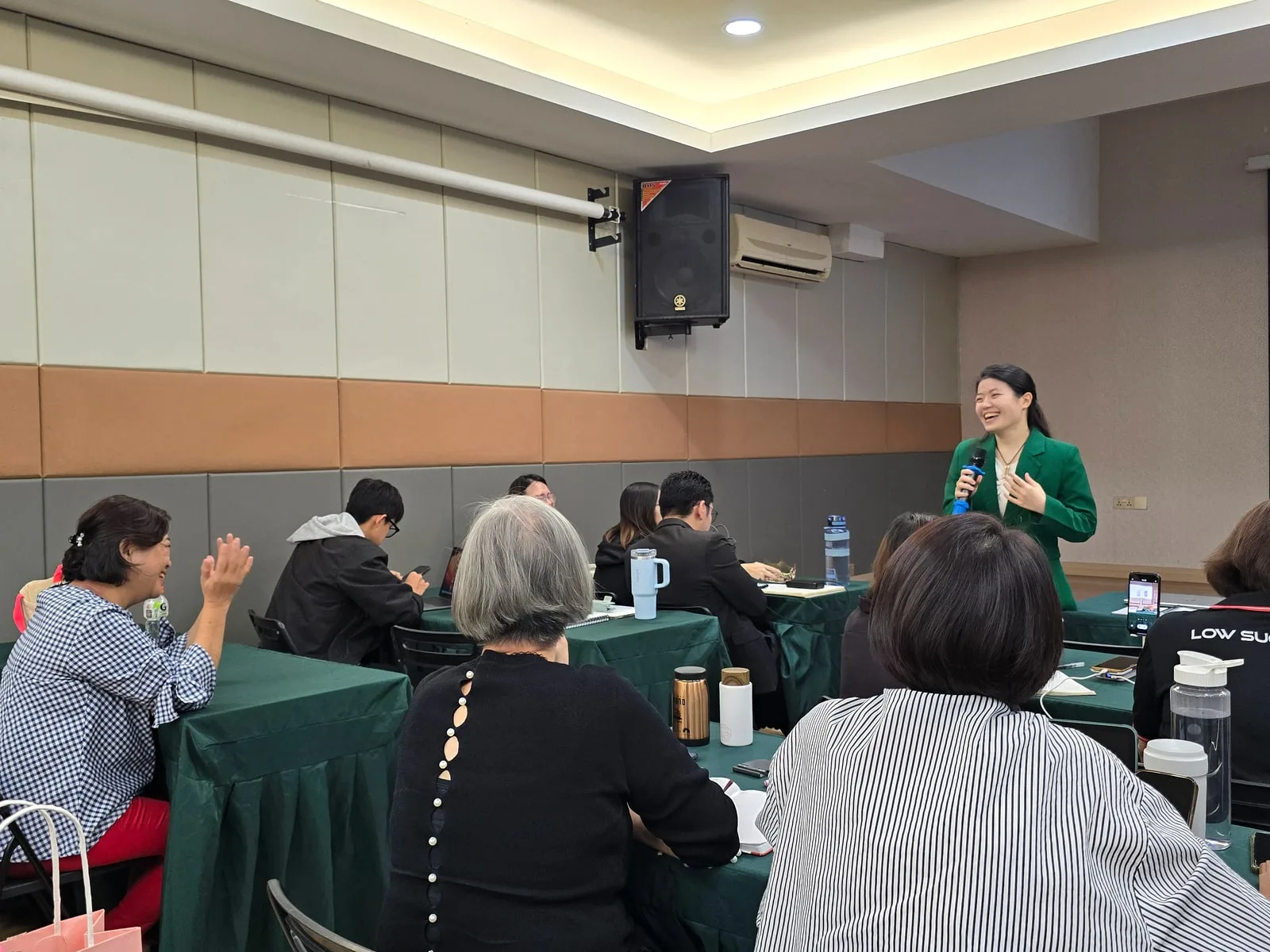 DCK social-content class with trainer and engaged participants